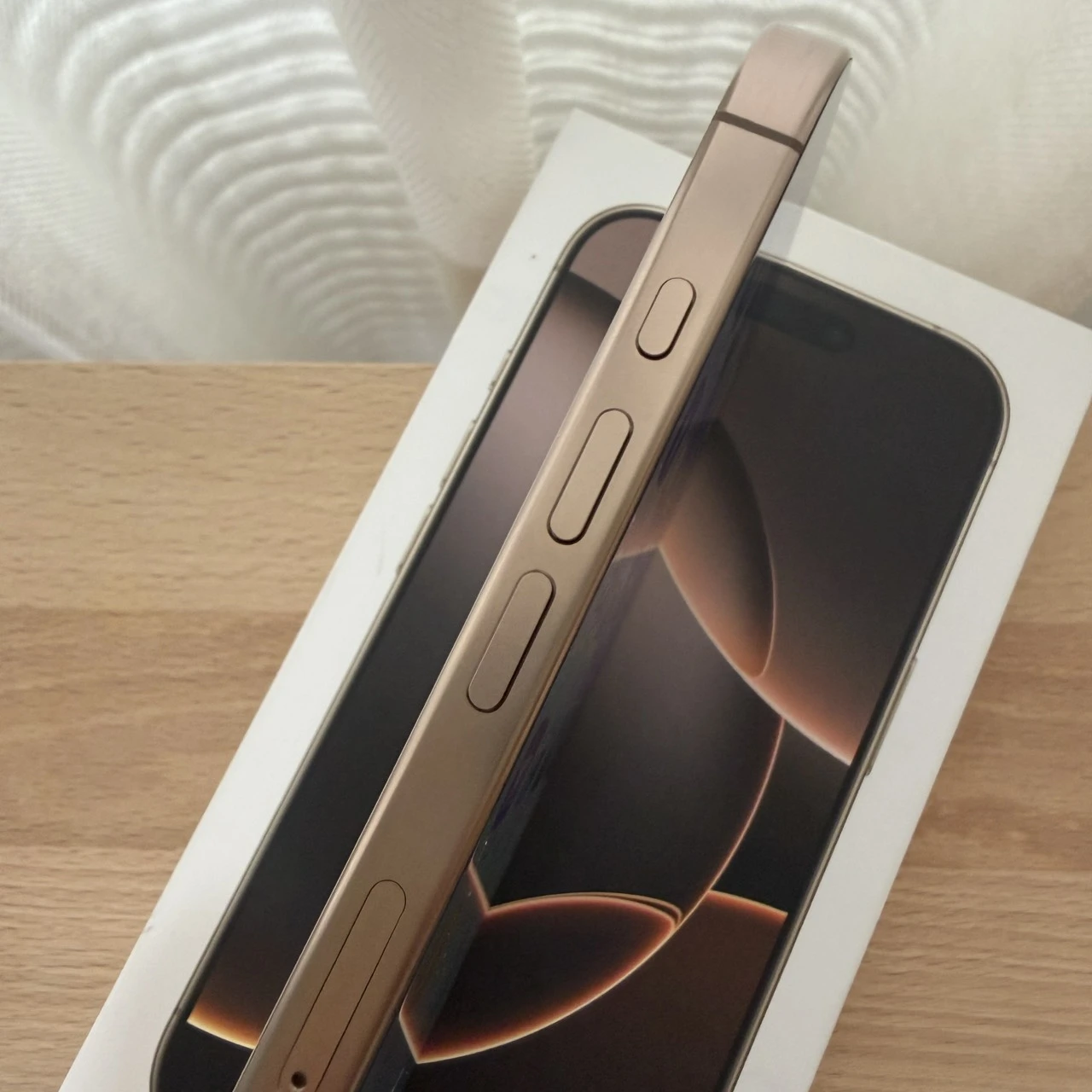 Apple iPhone 16 Pro 256G 6.3吋 金色