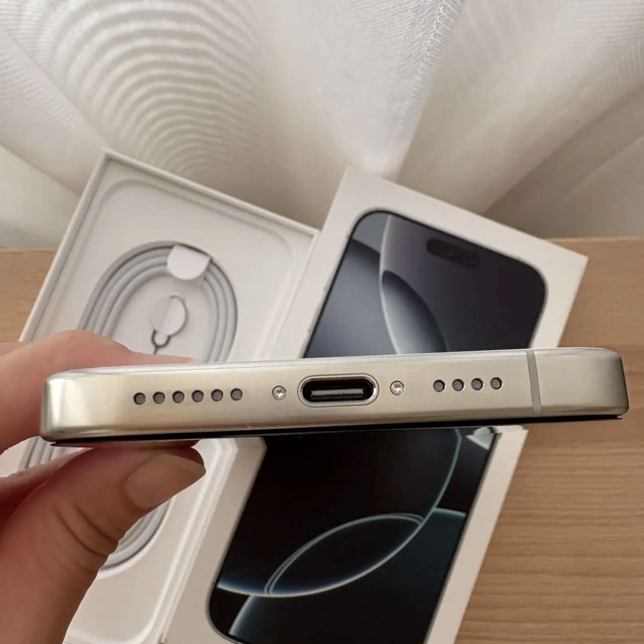 台中 保固2026/9 Apple iPhone 16 Pro Max 256G 6.9吋 白色 極少使用 循環次數0！極稀有！