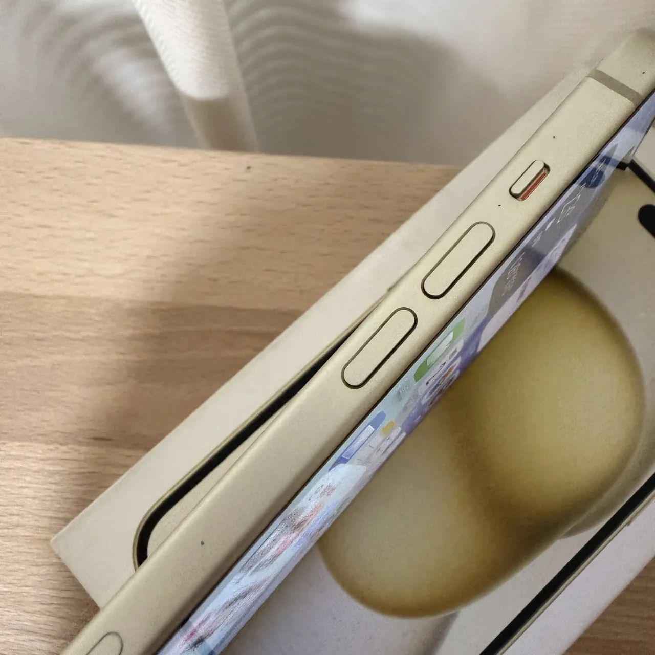 台中 Apple iPhone 15 128G 6.1吋 黃色 外觀不錯!功能正常!無維修過!