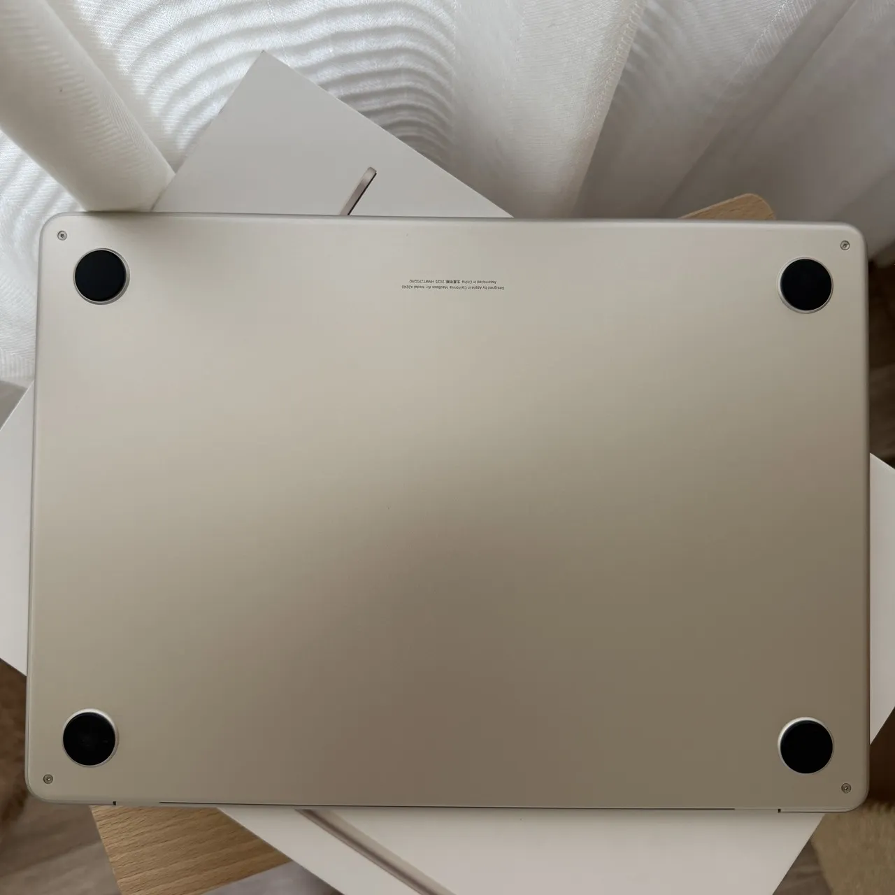 台中 保固2026/8 Apple Macbook Air M4 13吋 16G 256G 星光色 電池100 循環次55!外觀漂亮!原價32900!