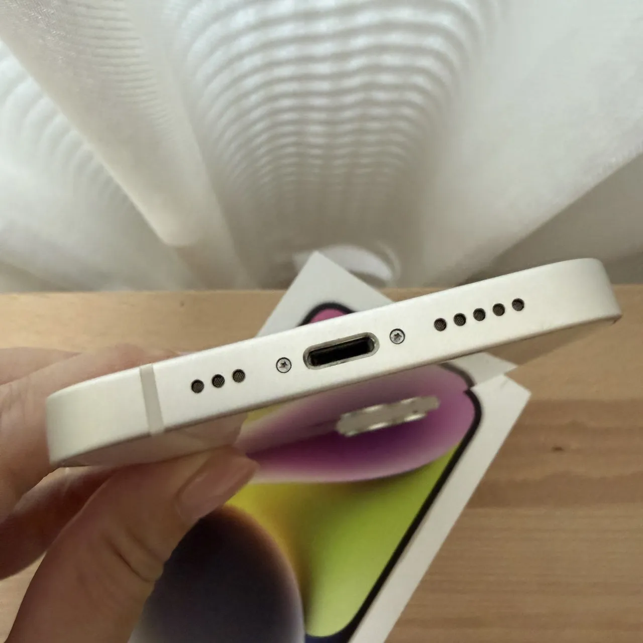 台中 Apple iPhone 14 256G 6.1吋 白色 外觀無傷!功能皆正常!無維修過!