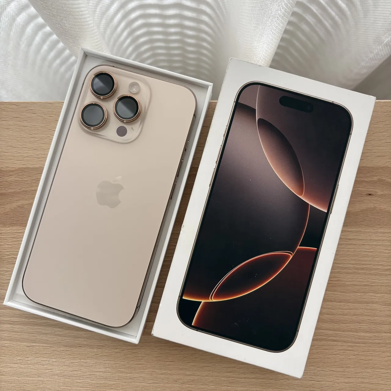 台中 保固2026/8 Apple iPhone 16 Pro 128G 金色 保固極長 外觀超極新！