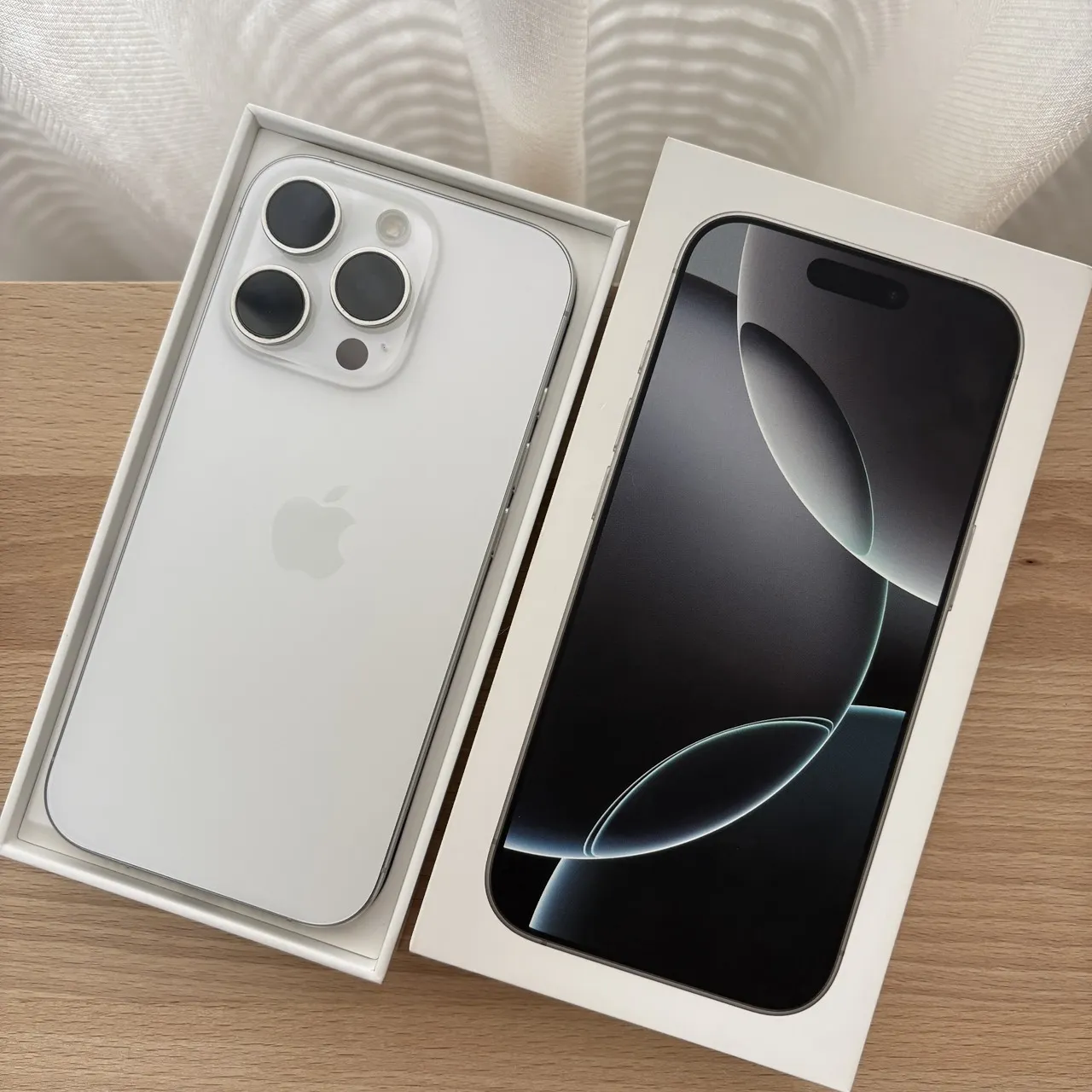 台中 保固2025/10【512G】Apple iPhone 16 Pro 512G 白色 外觀漂亮！無維修！