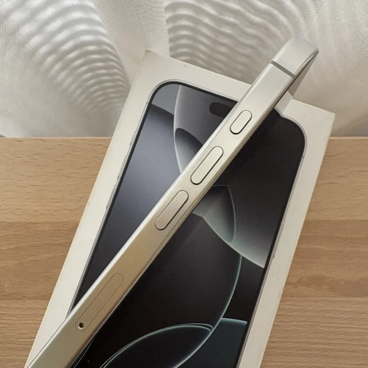 台中 保固2026/5 Apple iPhone 16 Pro Max 256G 6.9吋 白色 電池99%!無維修過!