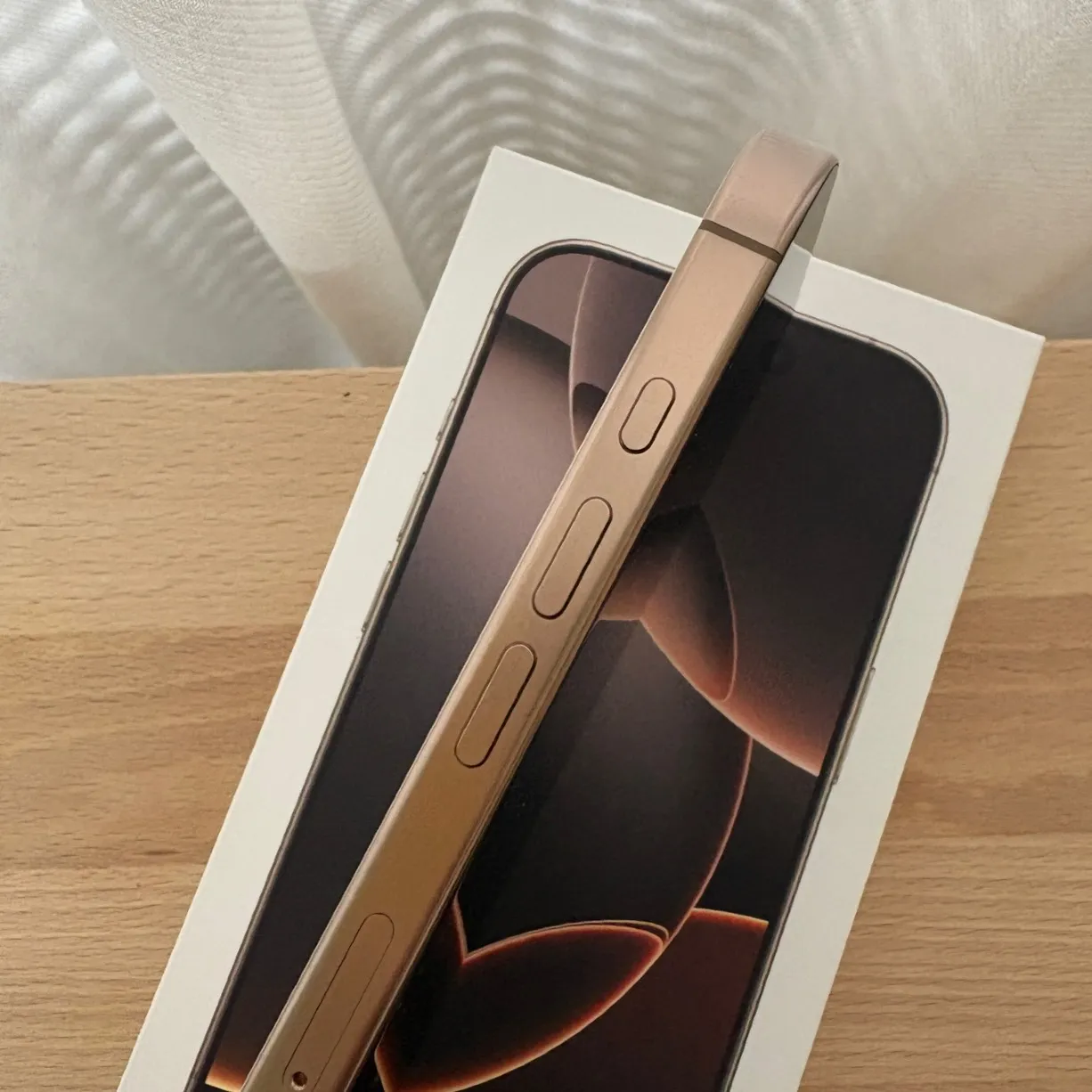 台中 保固2026/3 Apple iPhone 16 Pro 256G 6.3吋 金色 外觀漂亮!電池92%!