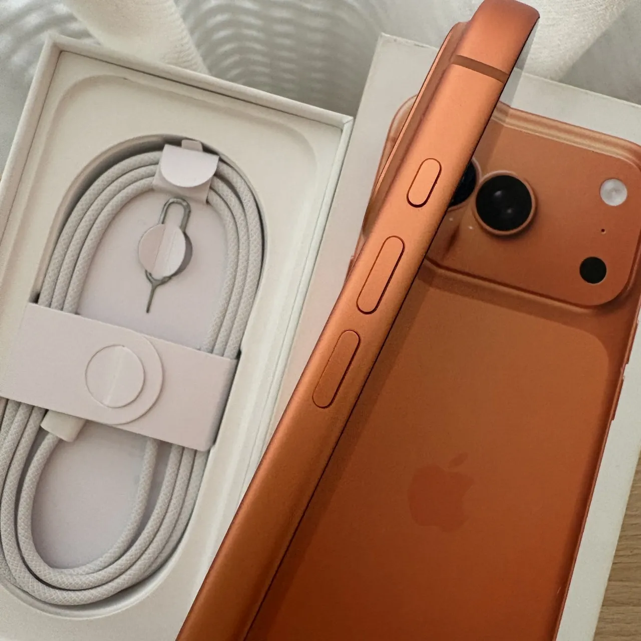 台中 保固2027/1 Apple iPhone 17 Pro 256G 6.3吋 橘色 超新!電池健康度100%!循環56次!