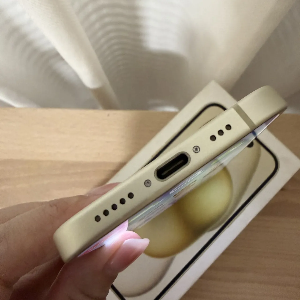 台中 Apple iPhone 15 128G 6.1吋 黃色 外觀不錯!功能正常!無維修過!