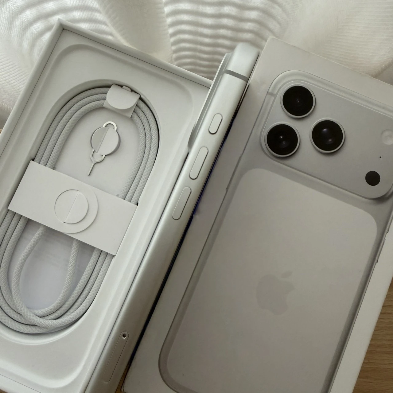 台中 保固2027/4 Apple iPhone 17 Pro 256G 6.3吋 銀色 超新!電池健康度100%!