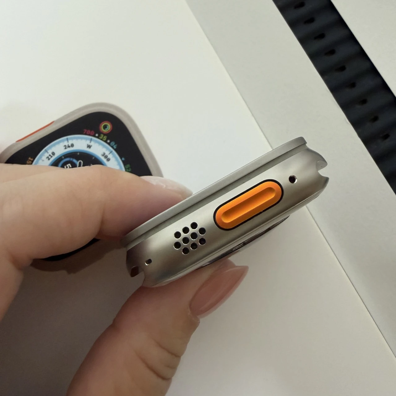 台中 Apple Watch Ultra 1代 49mm LTE A2684 鈦金屬錶殼 海洋風錶帶 電池100! 外觀很新!