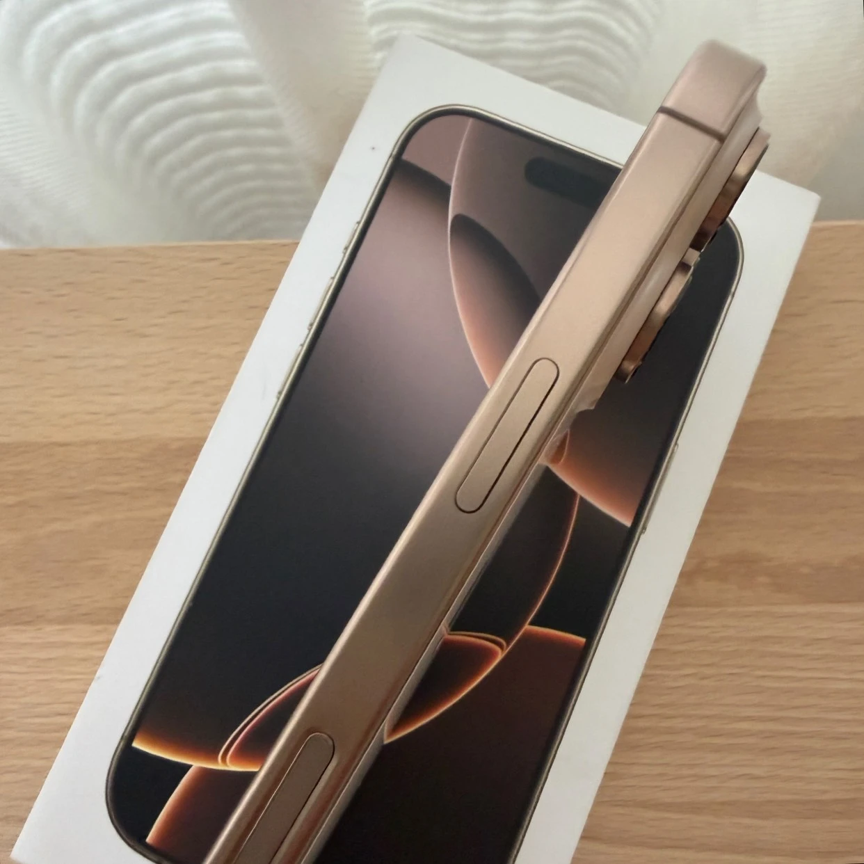Apple iPhone 16 Pro 256G 6.3吋 金色