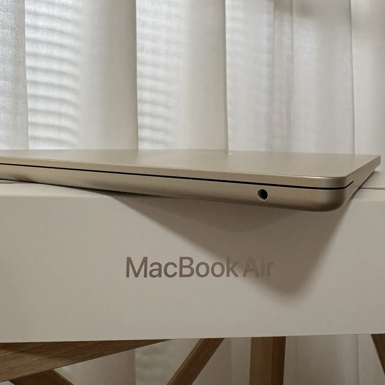 台中 保固2027/2 Apple Macbook Air M4 15吋 16G 256G 星光色 電池100 循環次數9!超新!附購買證明!