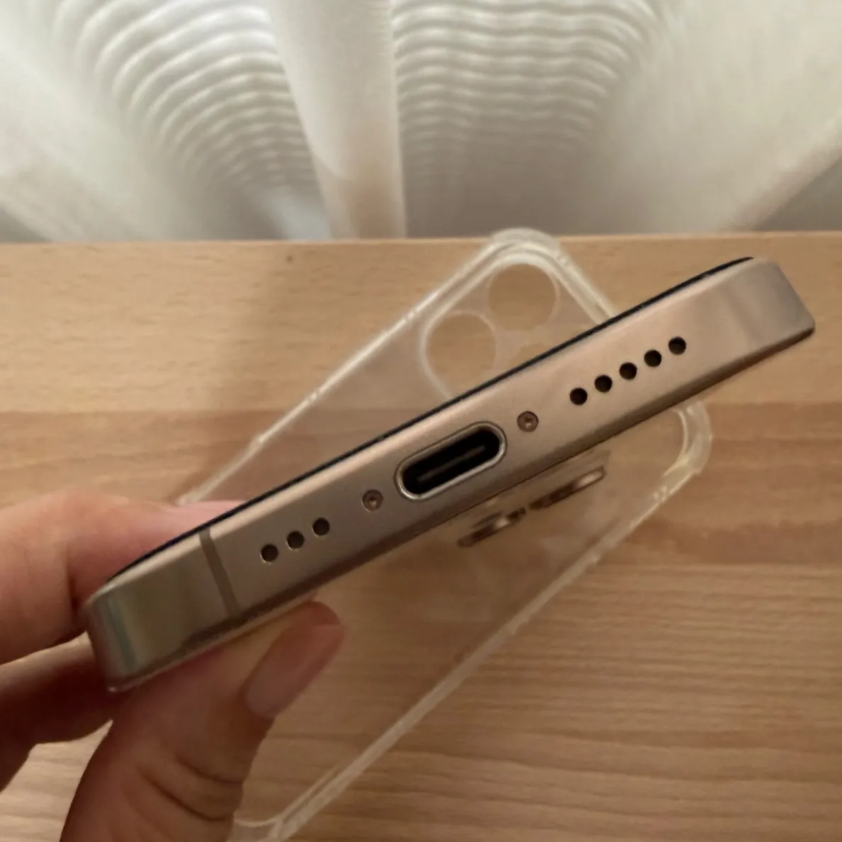 台中 Apple iPhone 16 Pro 128G 6.3吋 金色 電池88% 相機有黑點