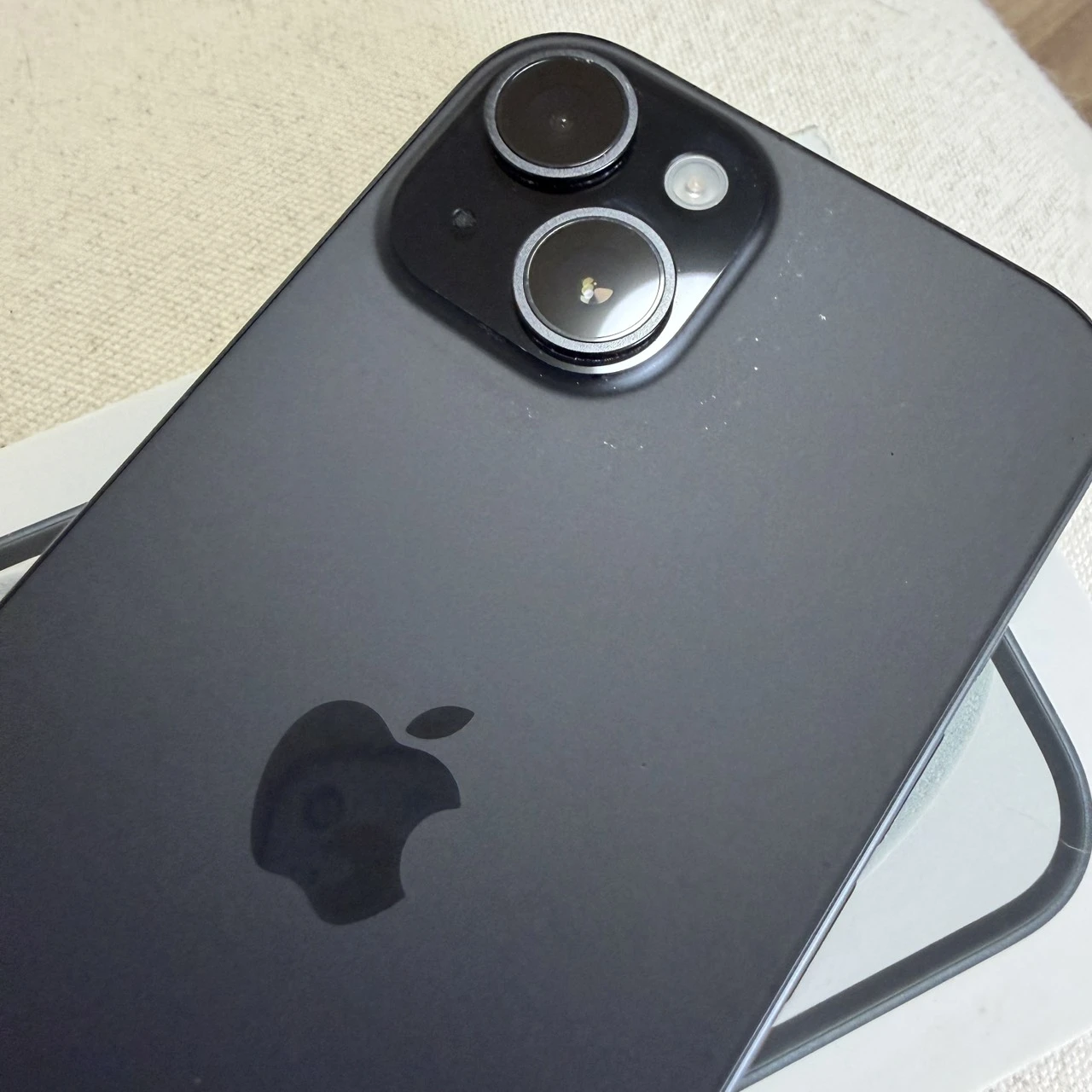 台中 Apple iPhone 15 128G 6.1吋 黑色 電池87%!外觀不錯!無維修過!