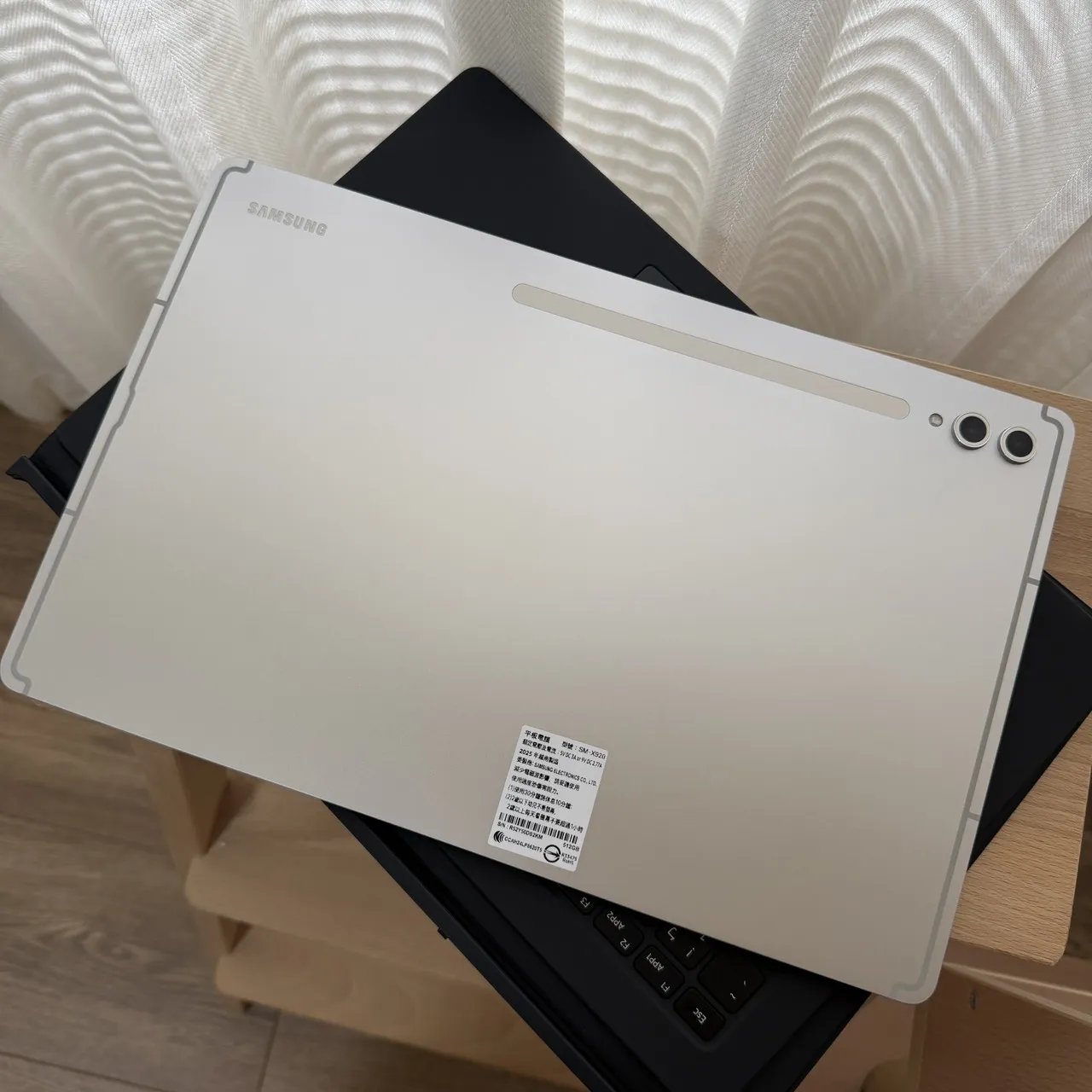 台中 保固2027/7 Samsung Tab S10 Ultra X920 14.6吋 12G 512G 銀色 含原廠鍵盤皮套 Spen 超新!附發票!