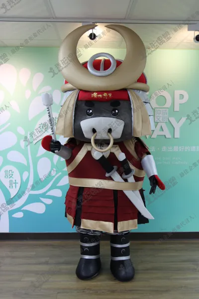 碳佐麻里：黑牛武士