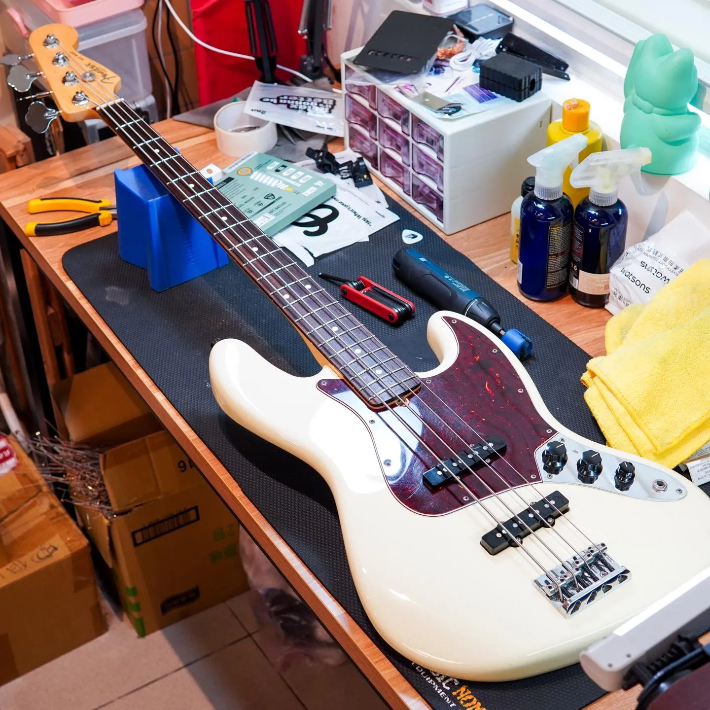 20241023_Fender professional jazz bass 保養&換弦