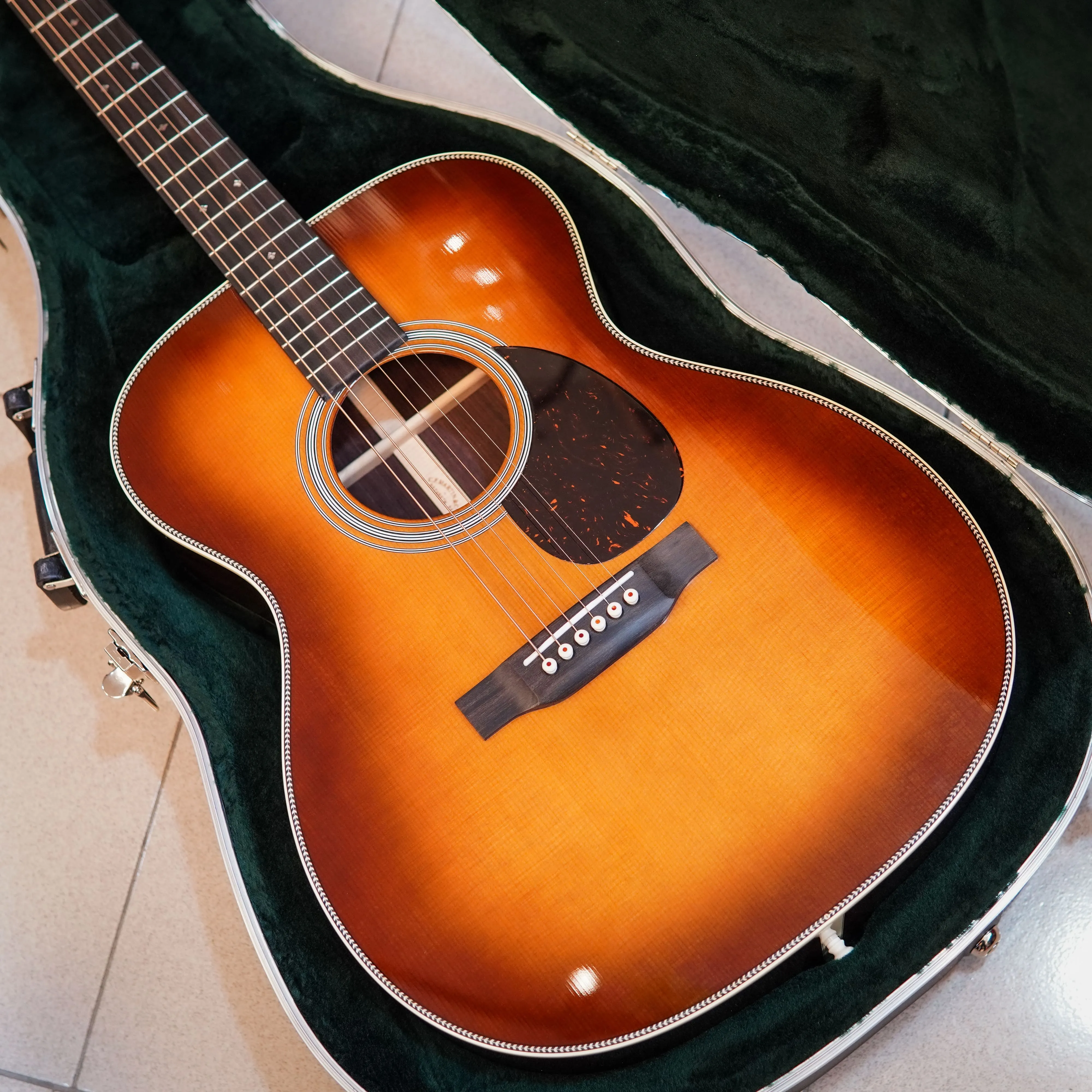 Martin OM28 Ambertone