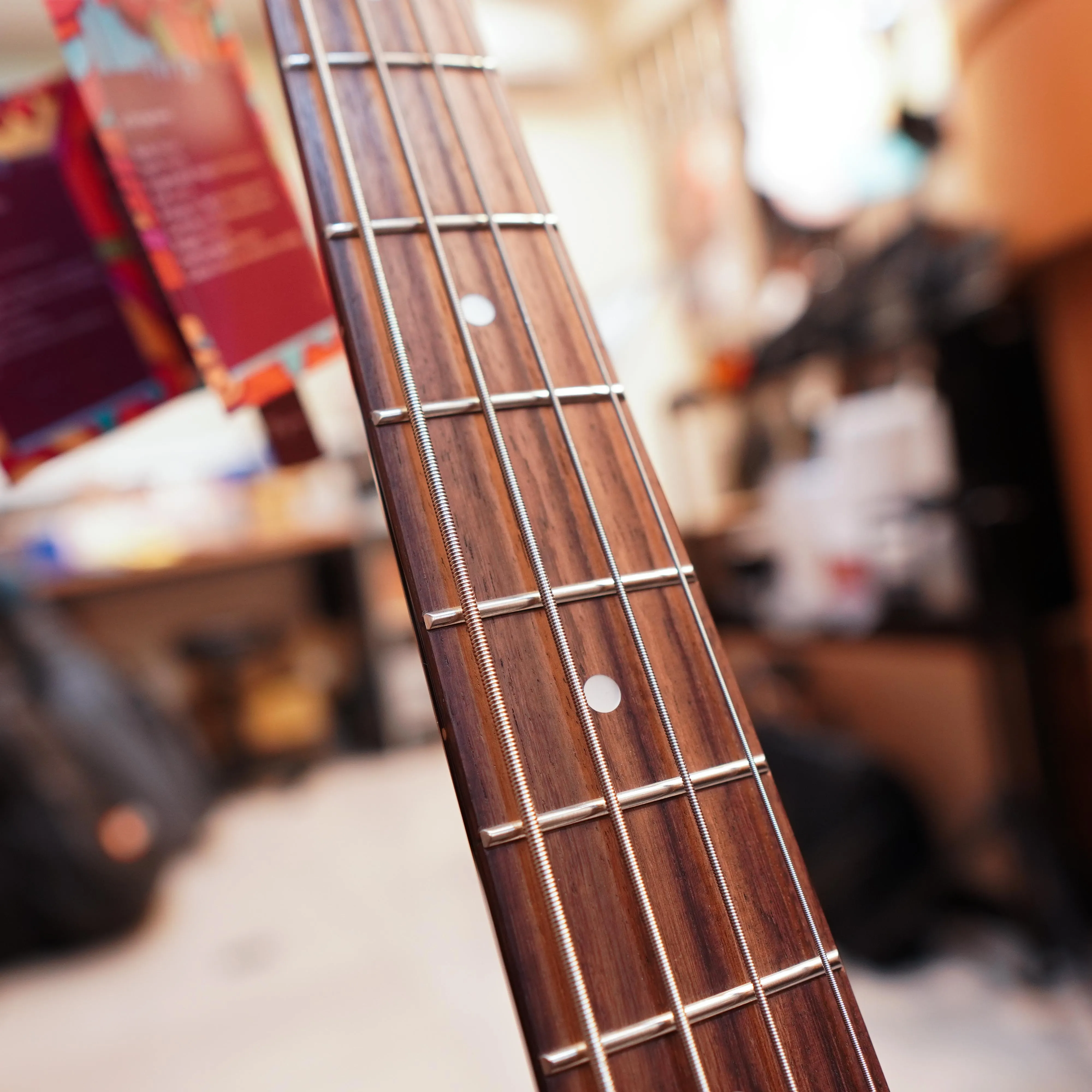 Tagima TW-73 Bass Guitar Sunburst