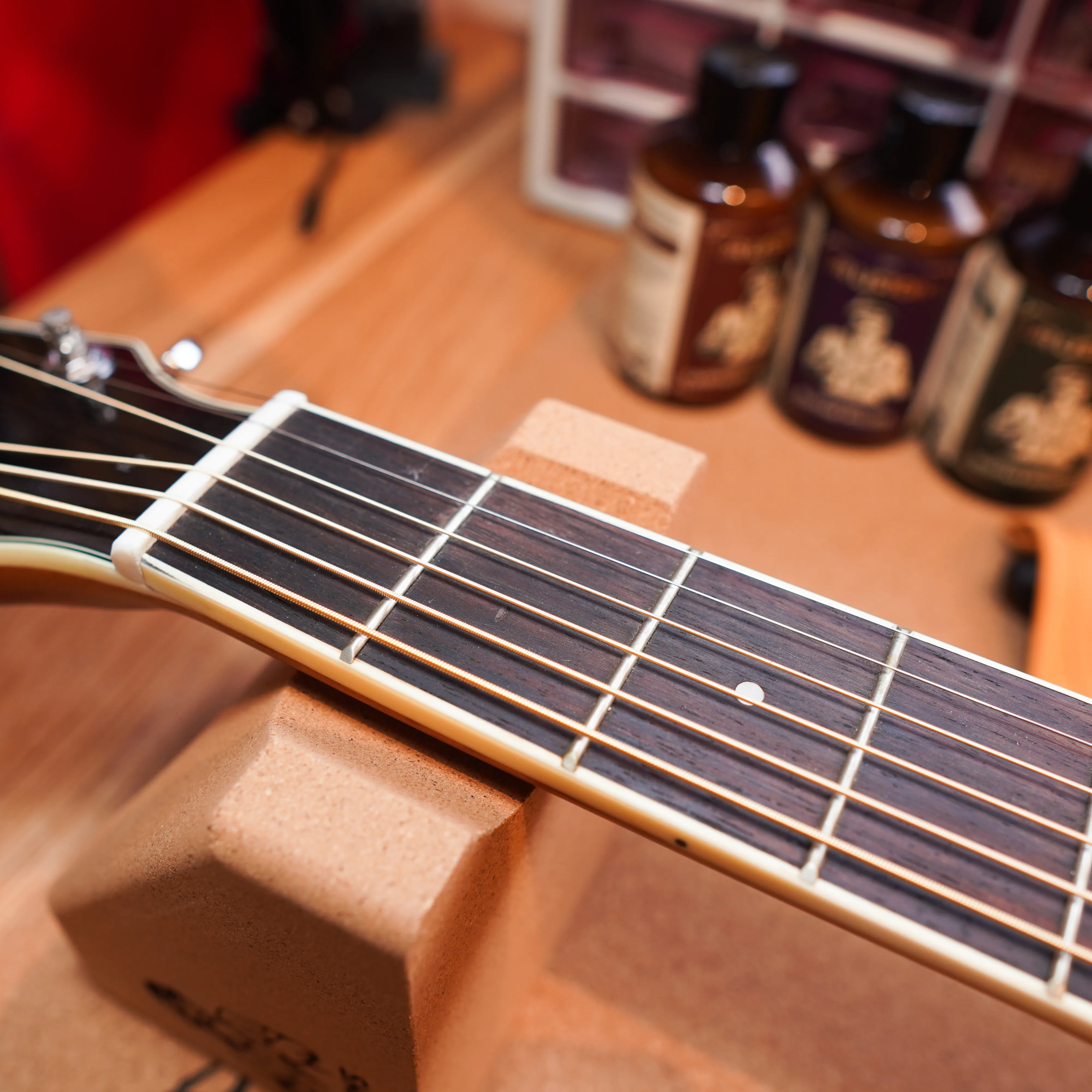 Dr.Liston’s 職人級樂器護理 配件系列 100%軟木吉他頸托DR-SNR-01