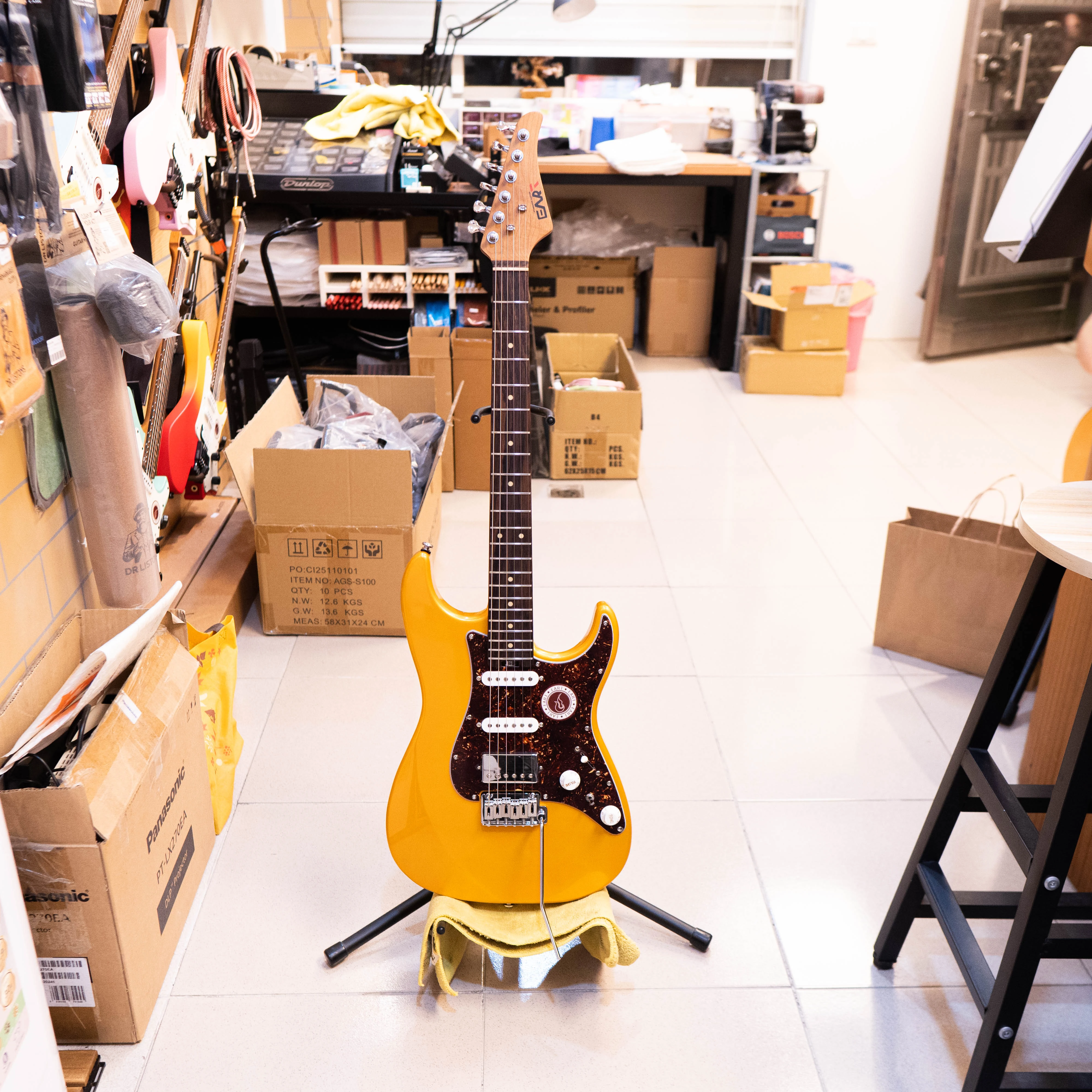 EART D-9TC 電吉他