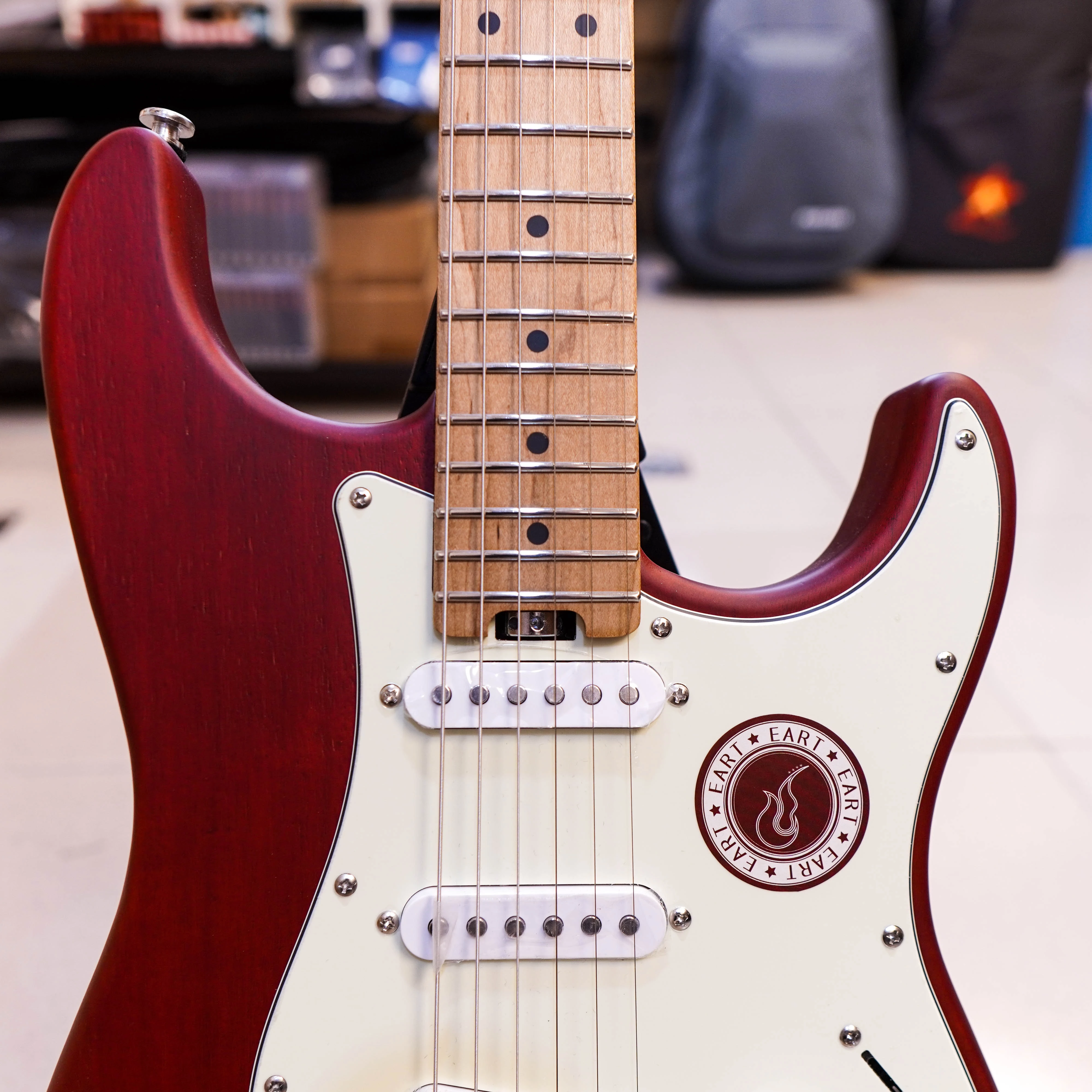 EART ST-1 電吉他 透明紅