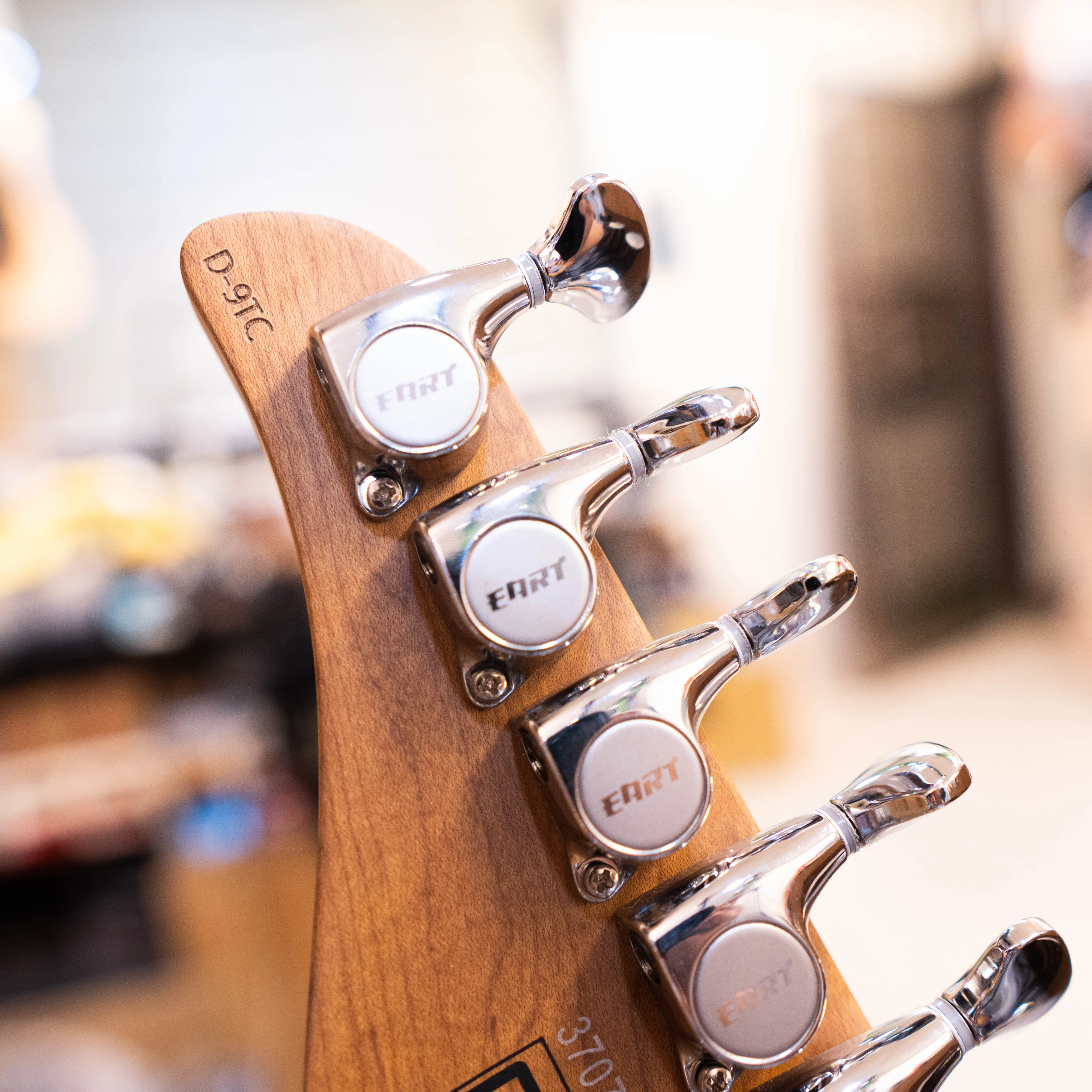 EART D-9TC 電吉他