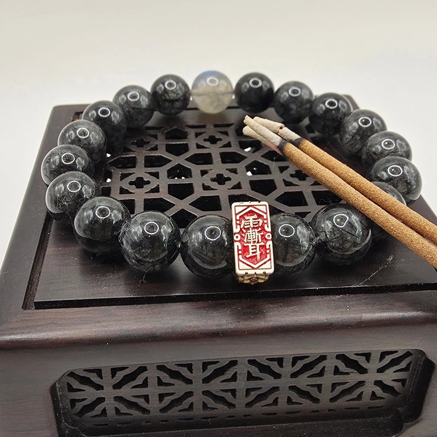 黑碧璽髮晶（主珠：高品質透體藍光拉長石）