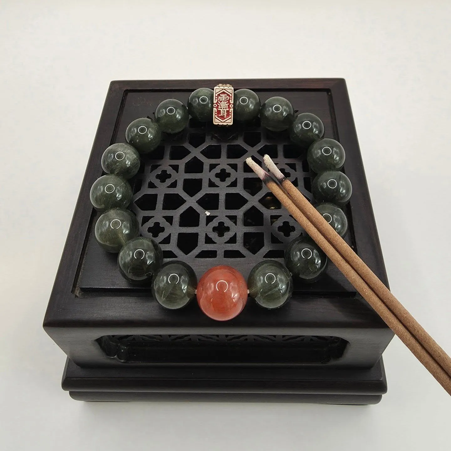 滿礦順絲綠髮晶（主珠：紅瑪瑙）