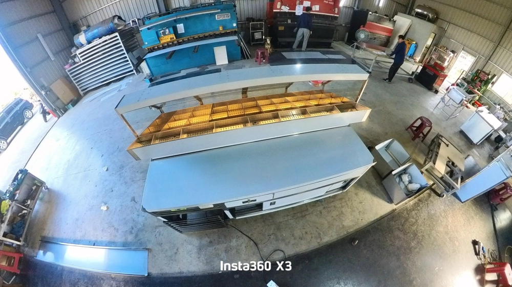 304不鏽鋼鹹酥雞斜面玻璃冷藏展示台