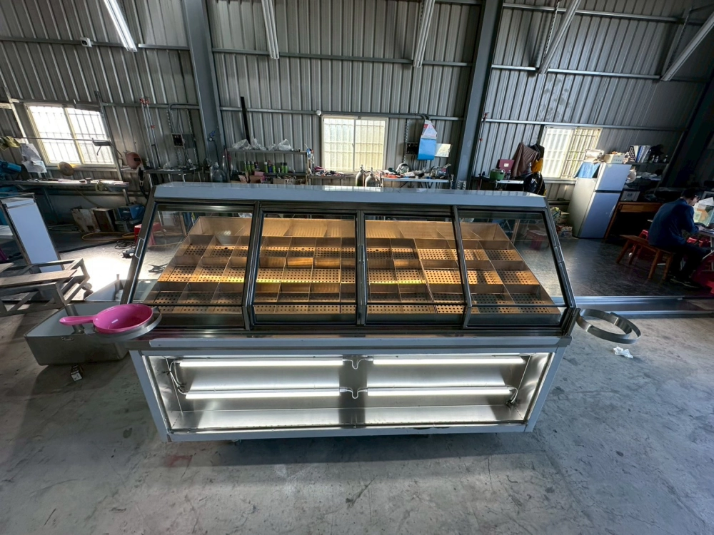 304不鏽鋼鹹酥雞斜面玻璃冷藏展示台