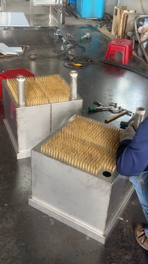 鍋底施作銅釘