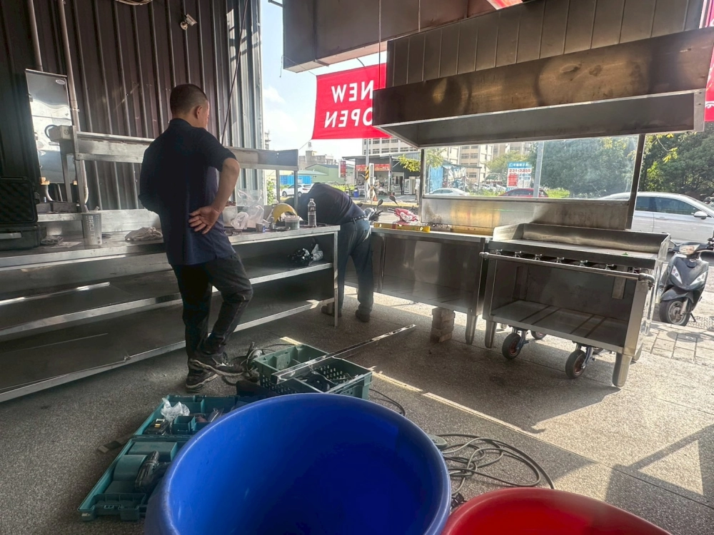 牛排煎板製作現場安裝