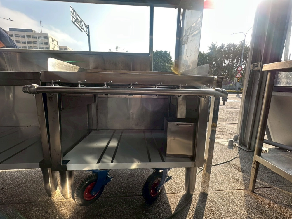 牛排煎板製作現場安裝