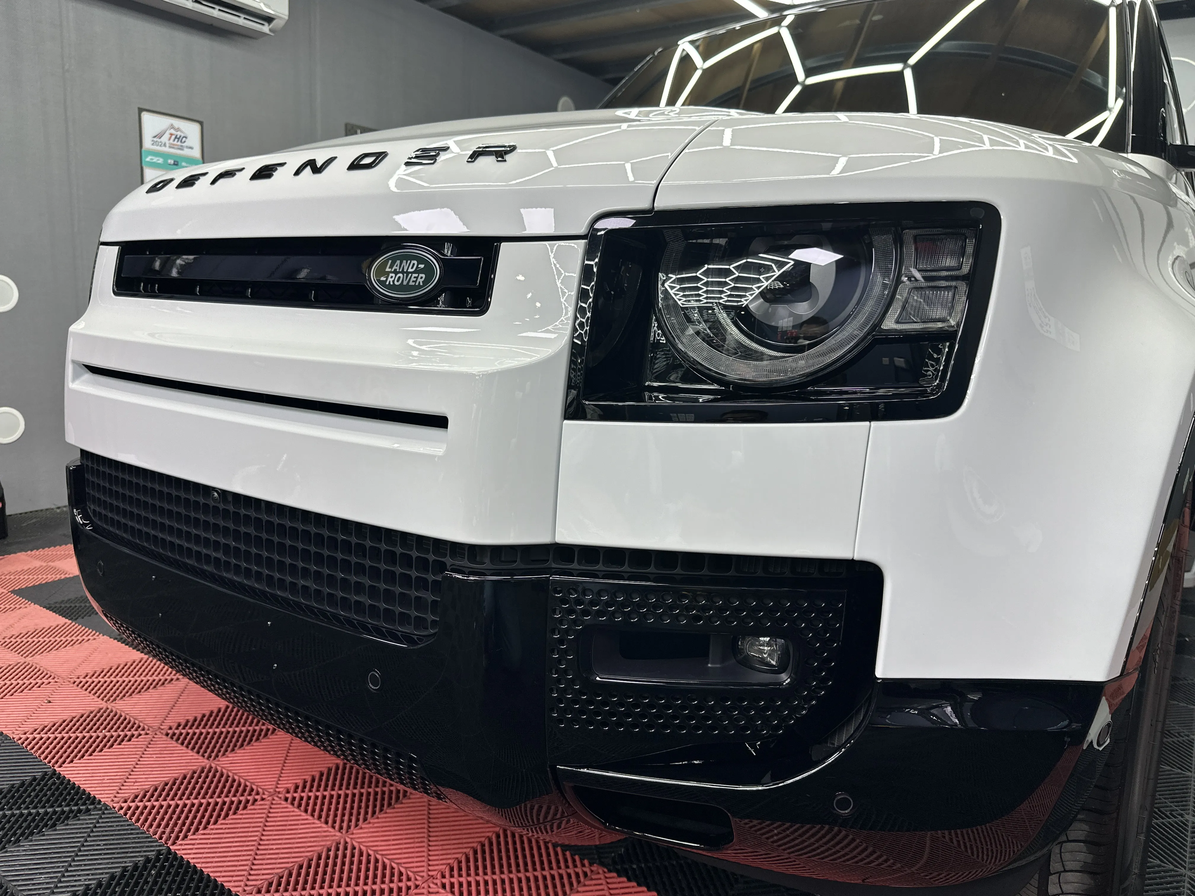 Defender 90 - 透明犀牛皮