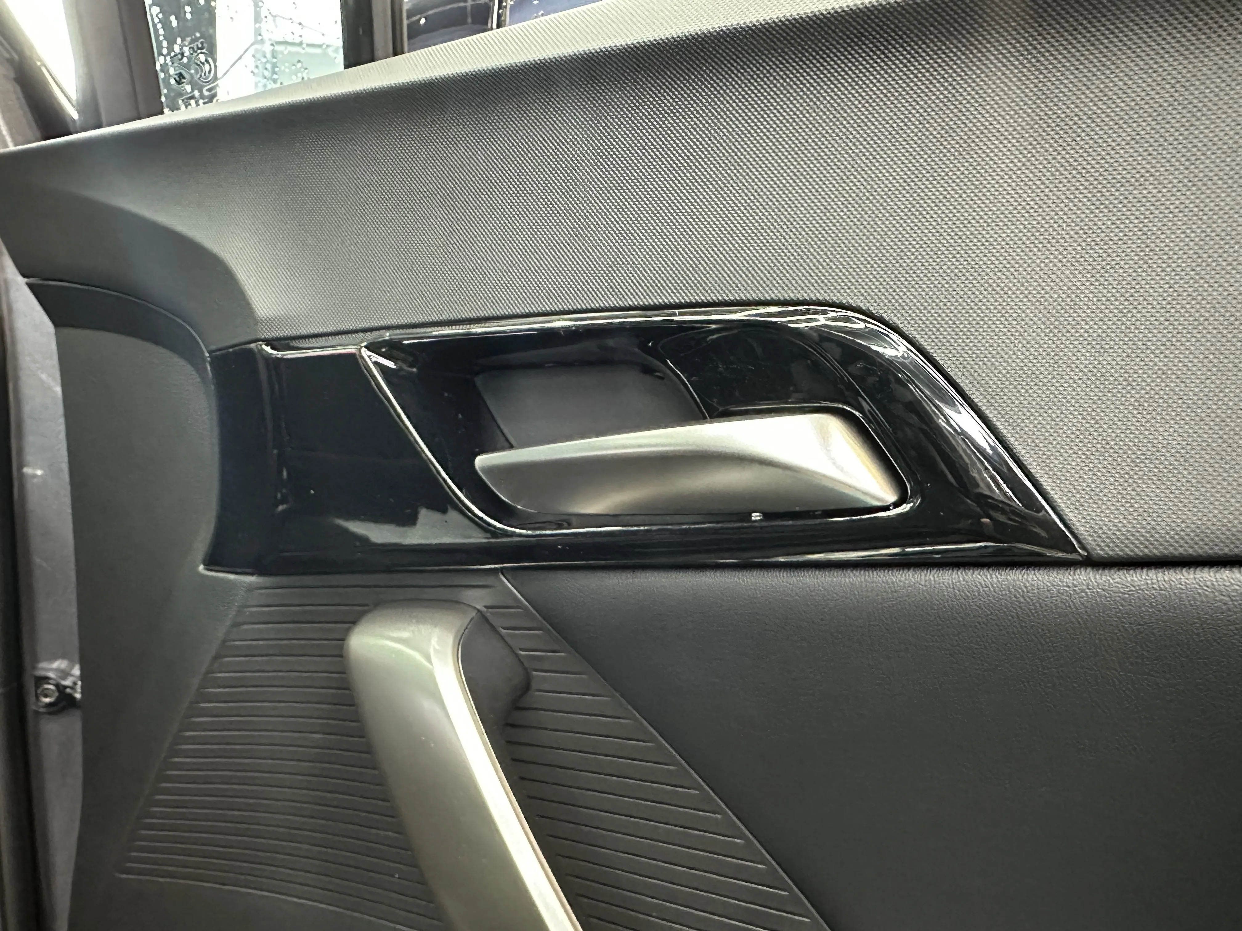 MG4 - 透明犀牛皮  (內裝、後視鏡、BC柱)