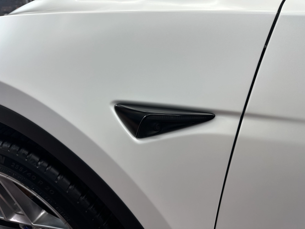 Model Y - 消光犀牛皮