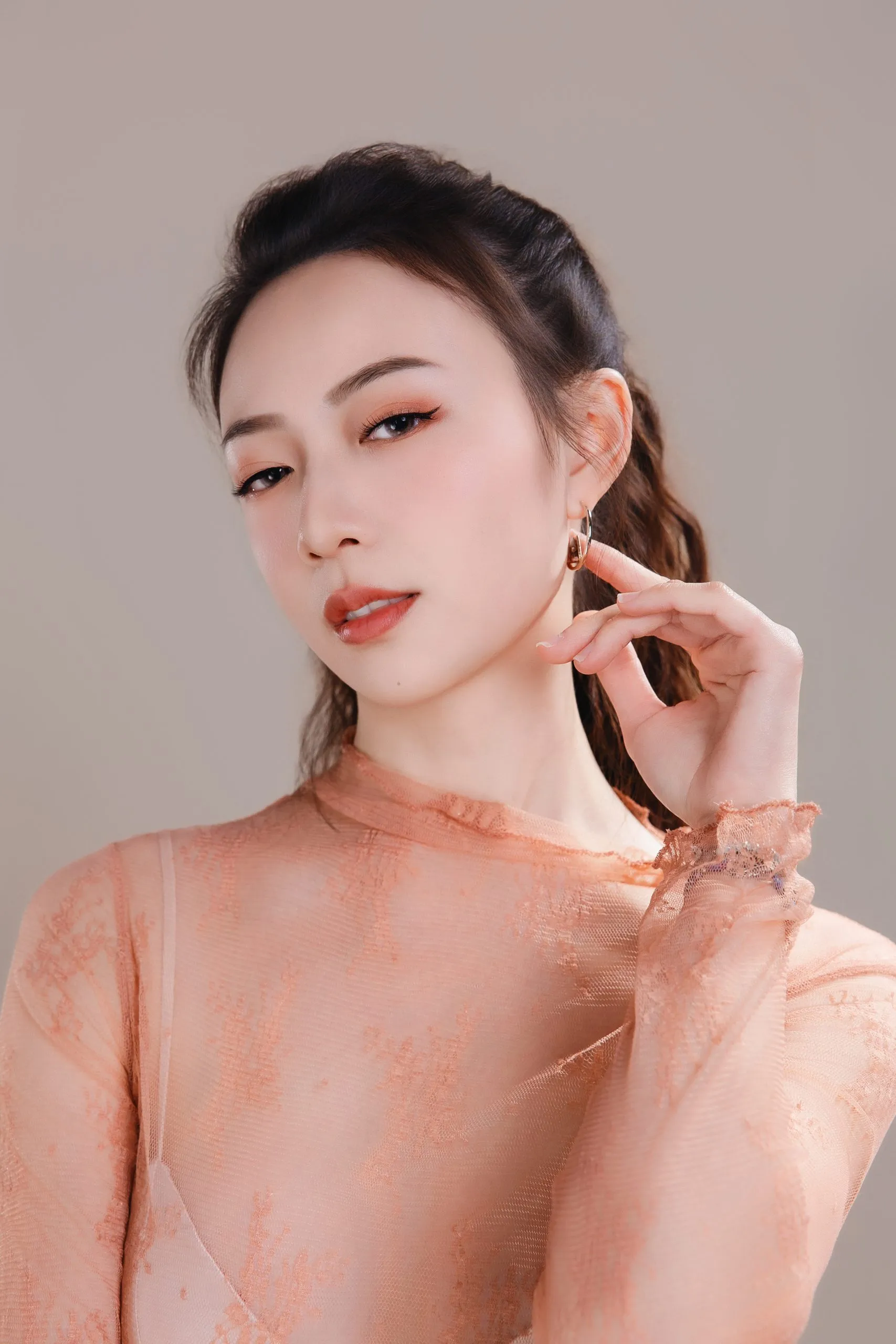Hazel 曾亭瑄