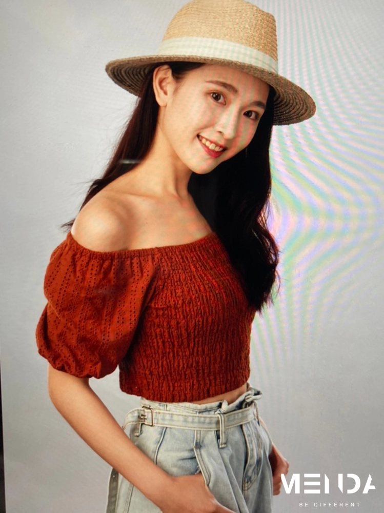 蘿芮帽子平面拍攝