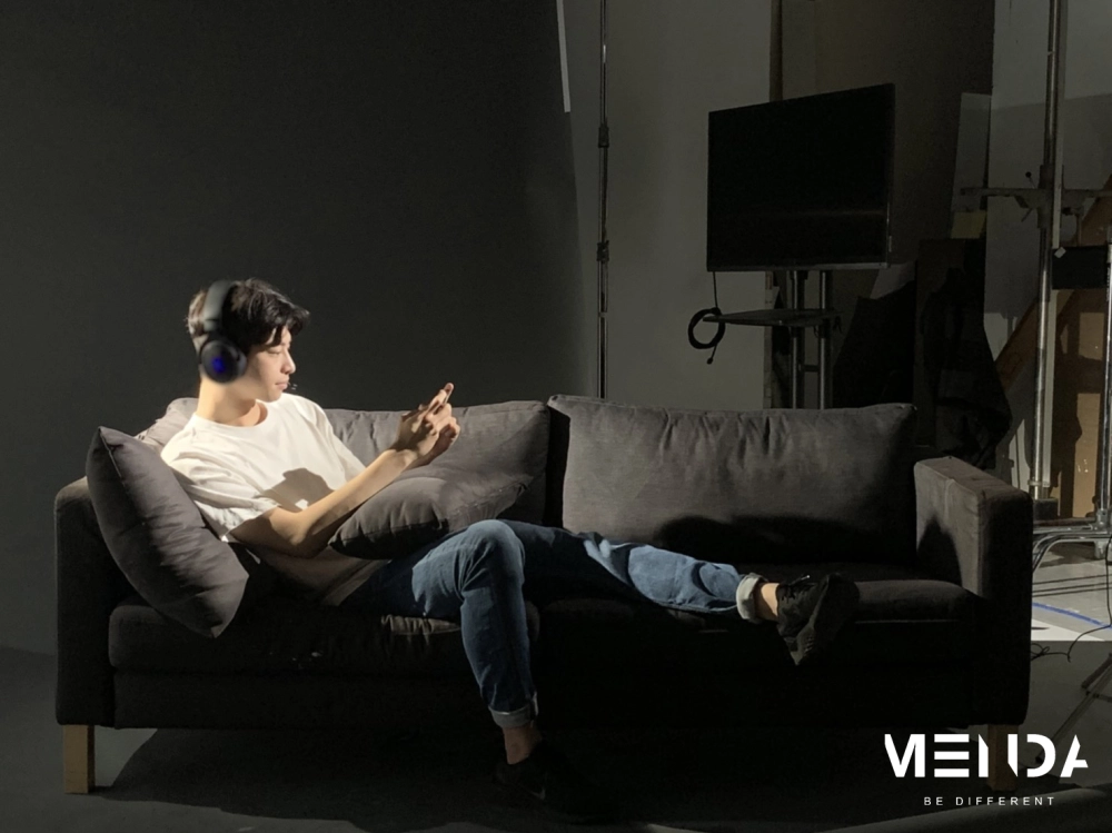 電競耳機平面拍攝