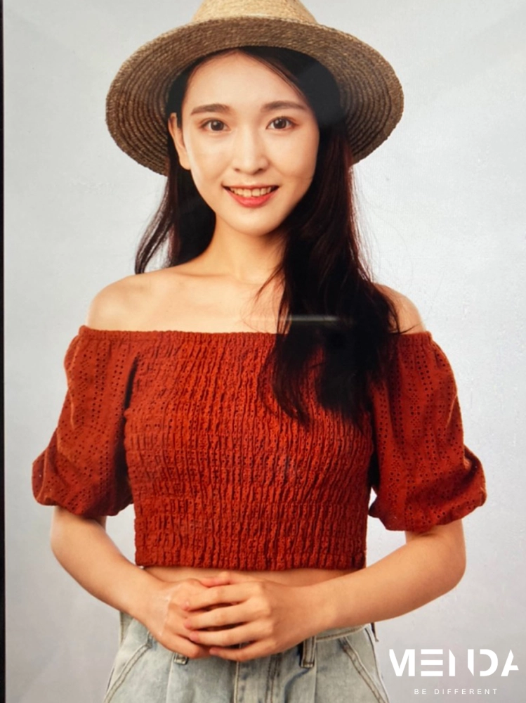 蘿芮帽子平面拍攝