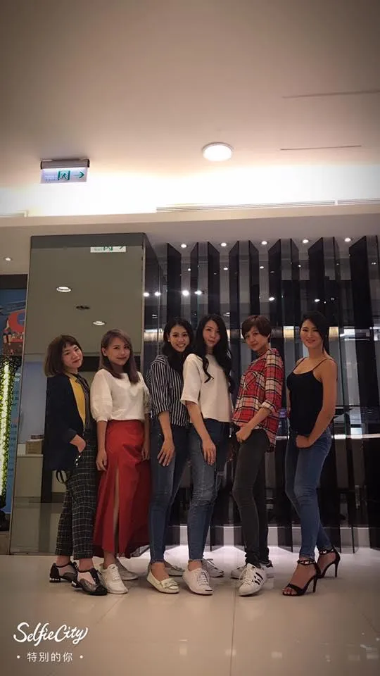 日曜天地聯合品牌走秀