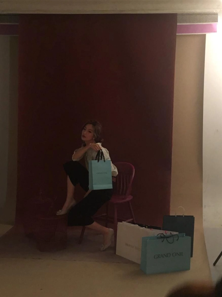 精品百貨購物節封面拍攝