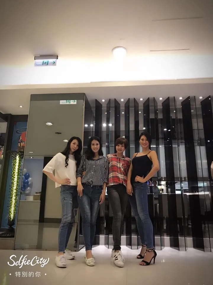 日曜天地聯合品牌走秀