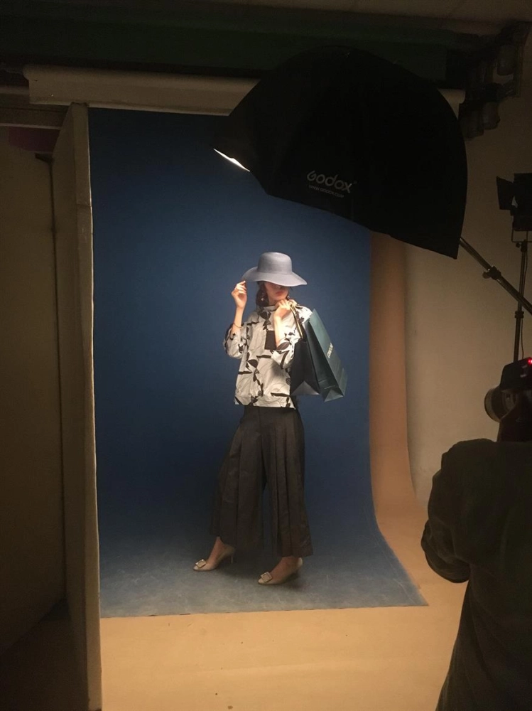 精品百貨購物節封面拍攝