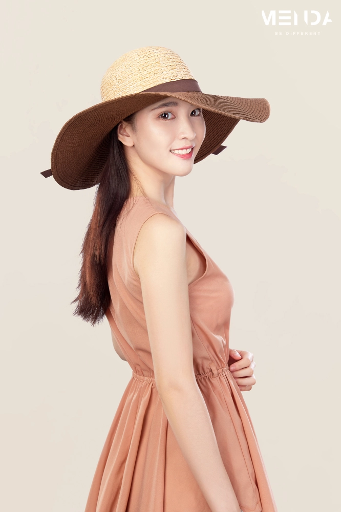 蘿芮帽子平面拍攝