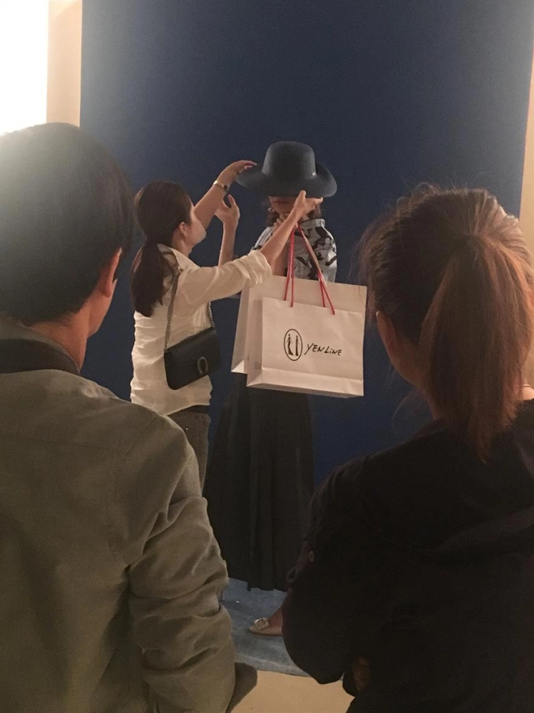 精品百貨購物節封面拍攝