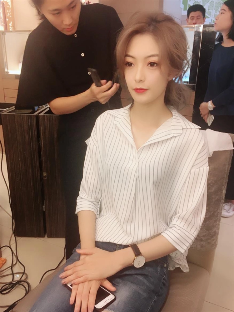 精品百貨購物節封面拍攝