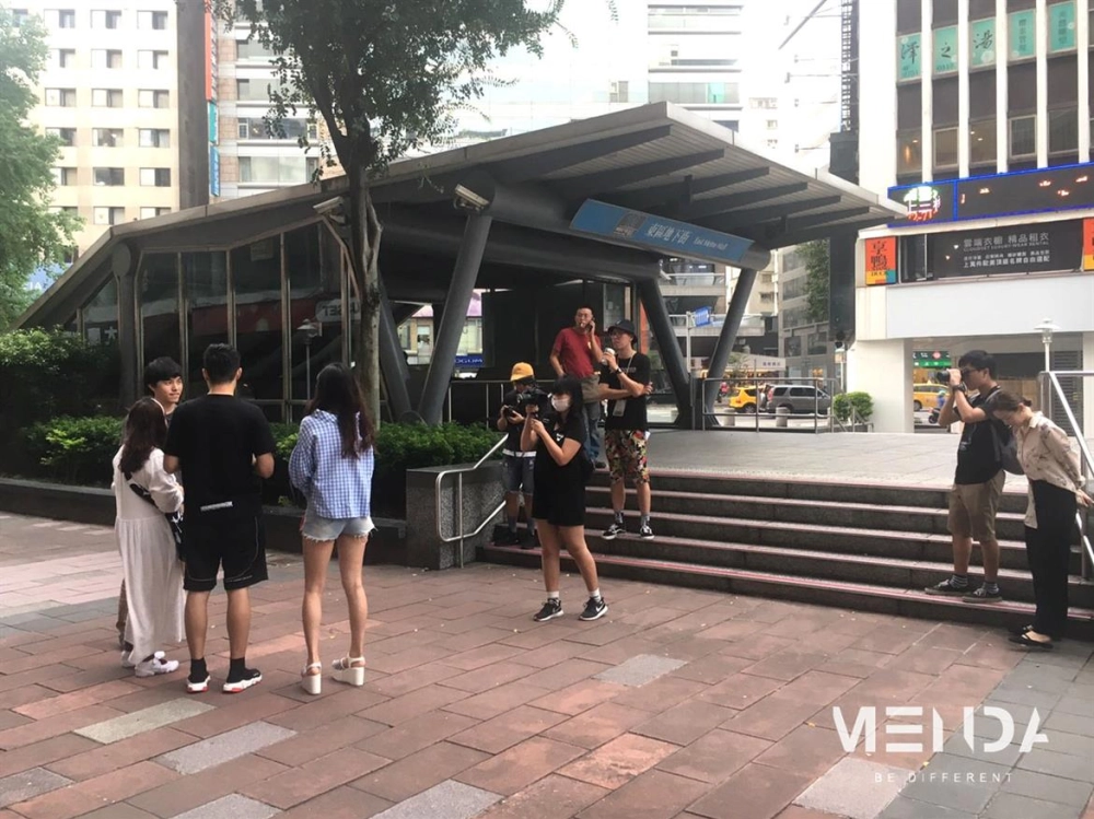 驚喜委託所 節目製作