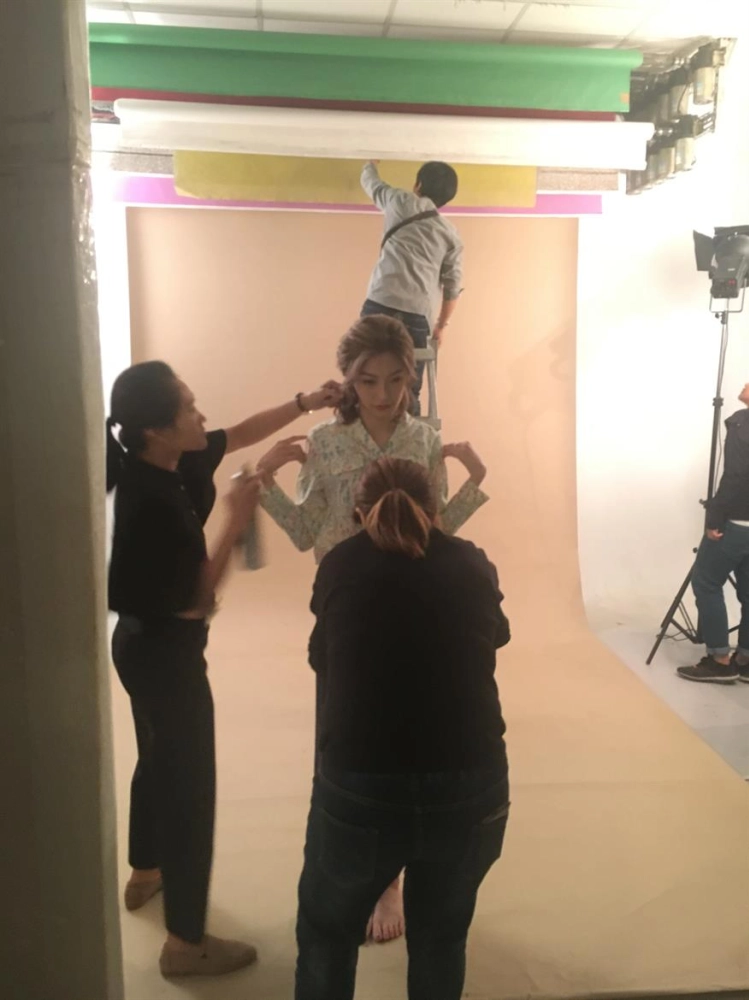 精品百貨購物節封面拍攝