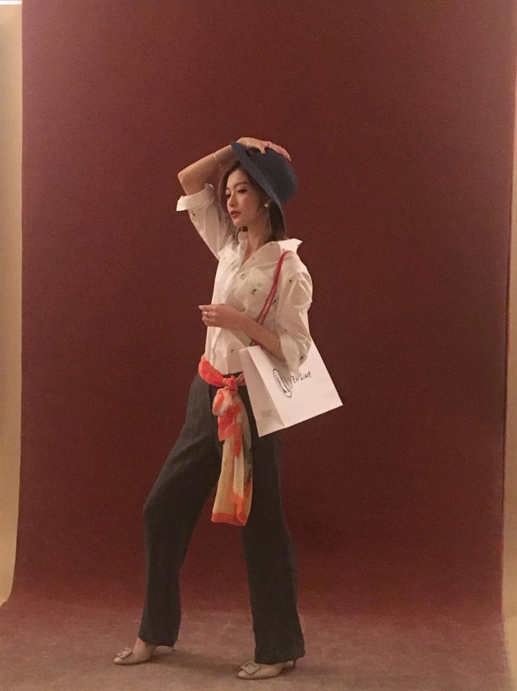 精品百貨購物節封面拍攝